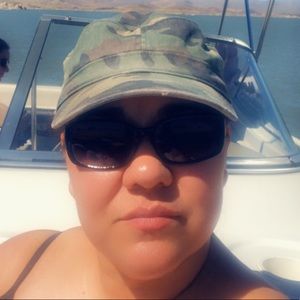 Meet your Posher, Felicia